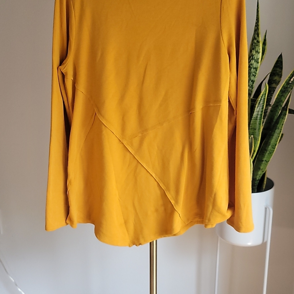Abstract Cable and gauge mustard long sleeve - Picture 6 of 6